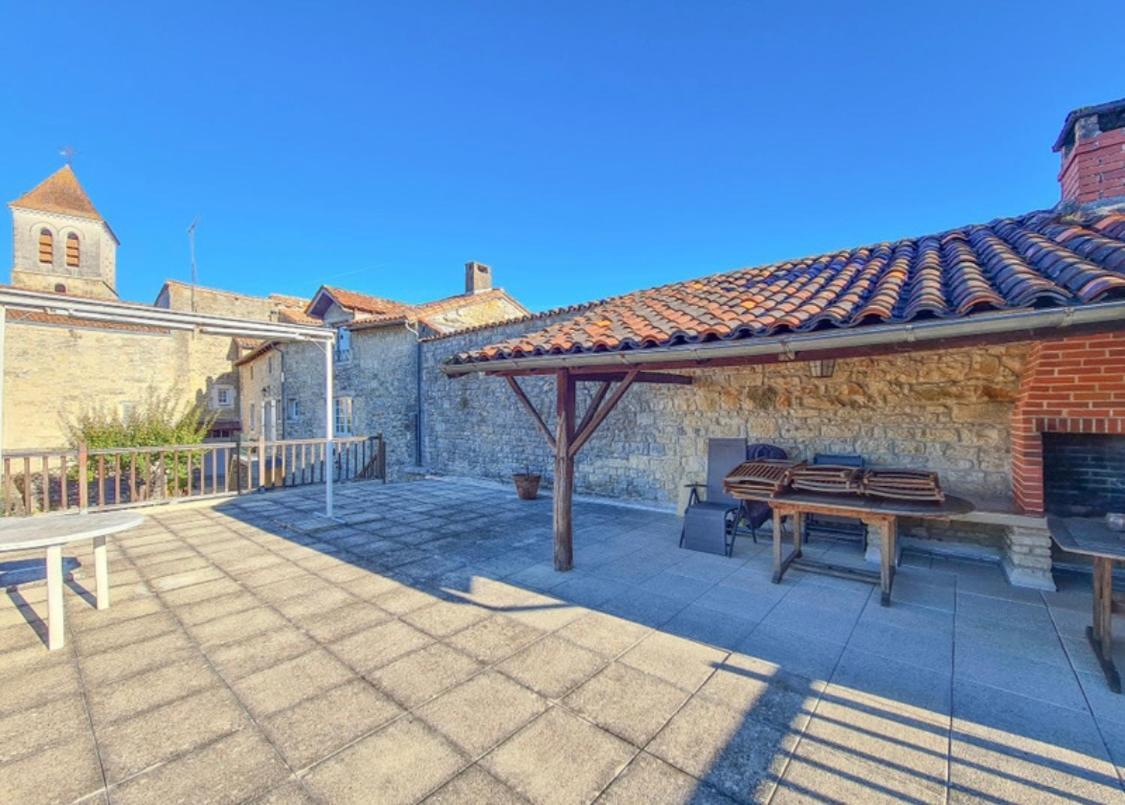 The Wild Geese Bed and Breakfast Nanteuil-en-Vallée Εξωτερικό φωτογραφία